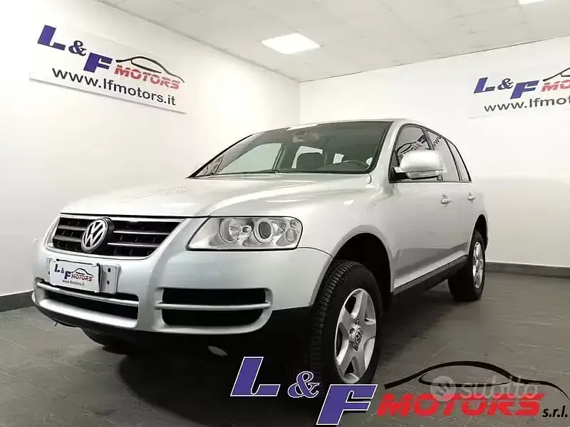 Usata VW Touareg 224 CV (164 kW) 2005 Grigio SUV