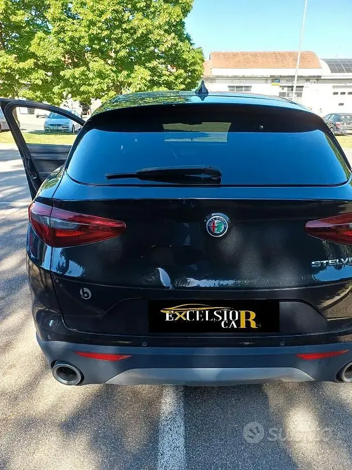 Usata Alfa Romeo Stelvio 179 CV (131 kW) 2017 Nero SUV