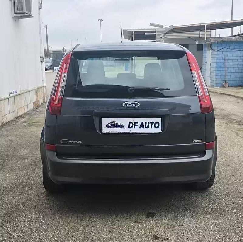 Begagnad Ford C-MAX Titanium 110 HK (80 kW) 2011 Grå Minibuss