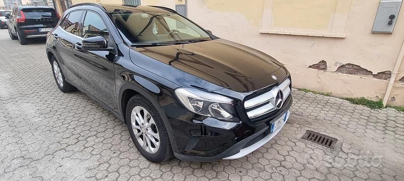 Usata Mercedes GLA180 Business 109 CV (80 kW) 2017 Nero SUV