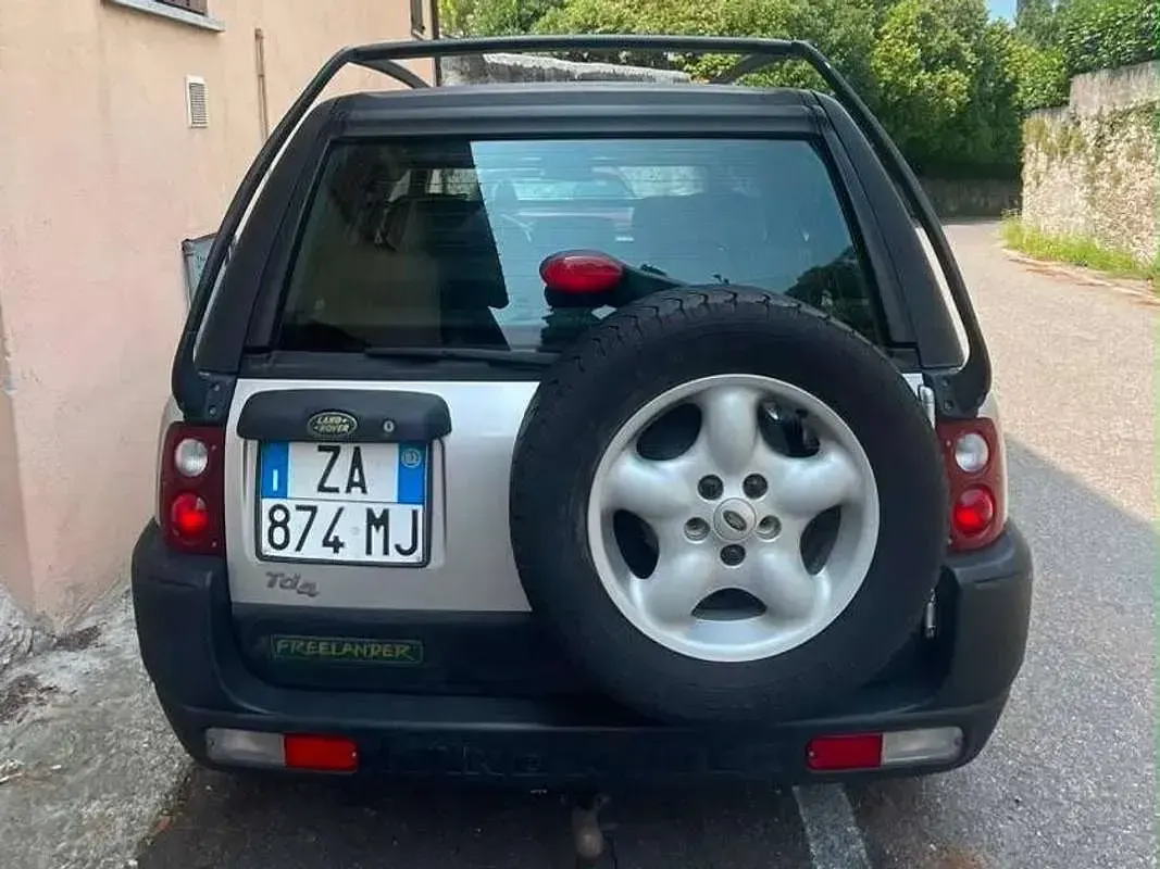Usata Land Rover Freelander 111 CV (81 kW) 2002 Argento SUV
