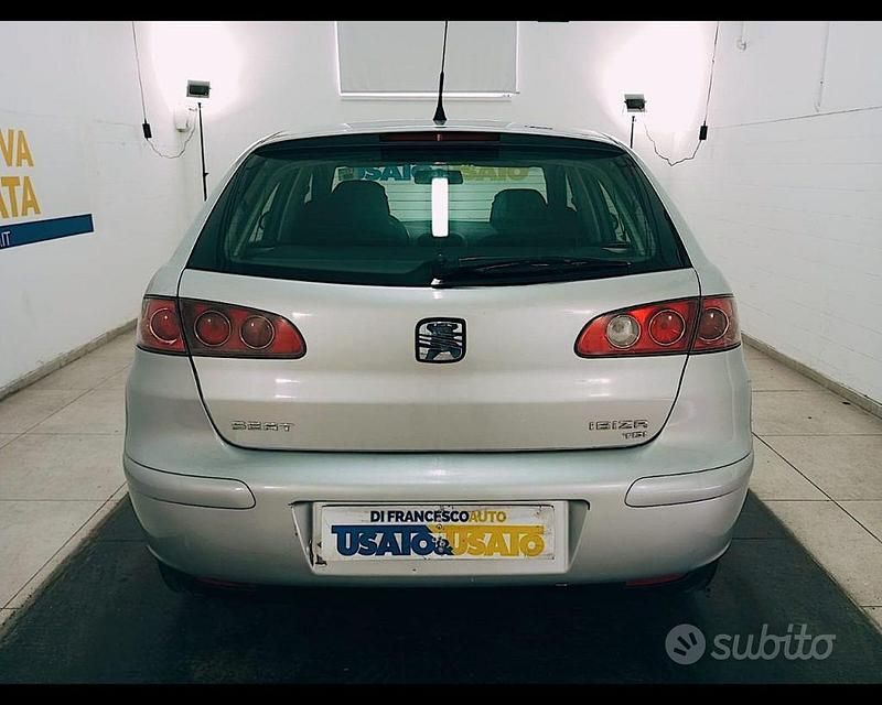 Usata Seat Ibiza Reference 75 CV (55 kW) 2004 Grigio metallizzato Berlina