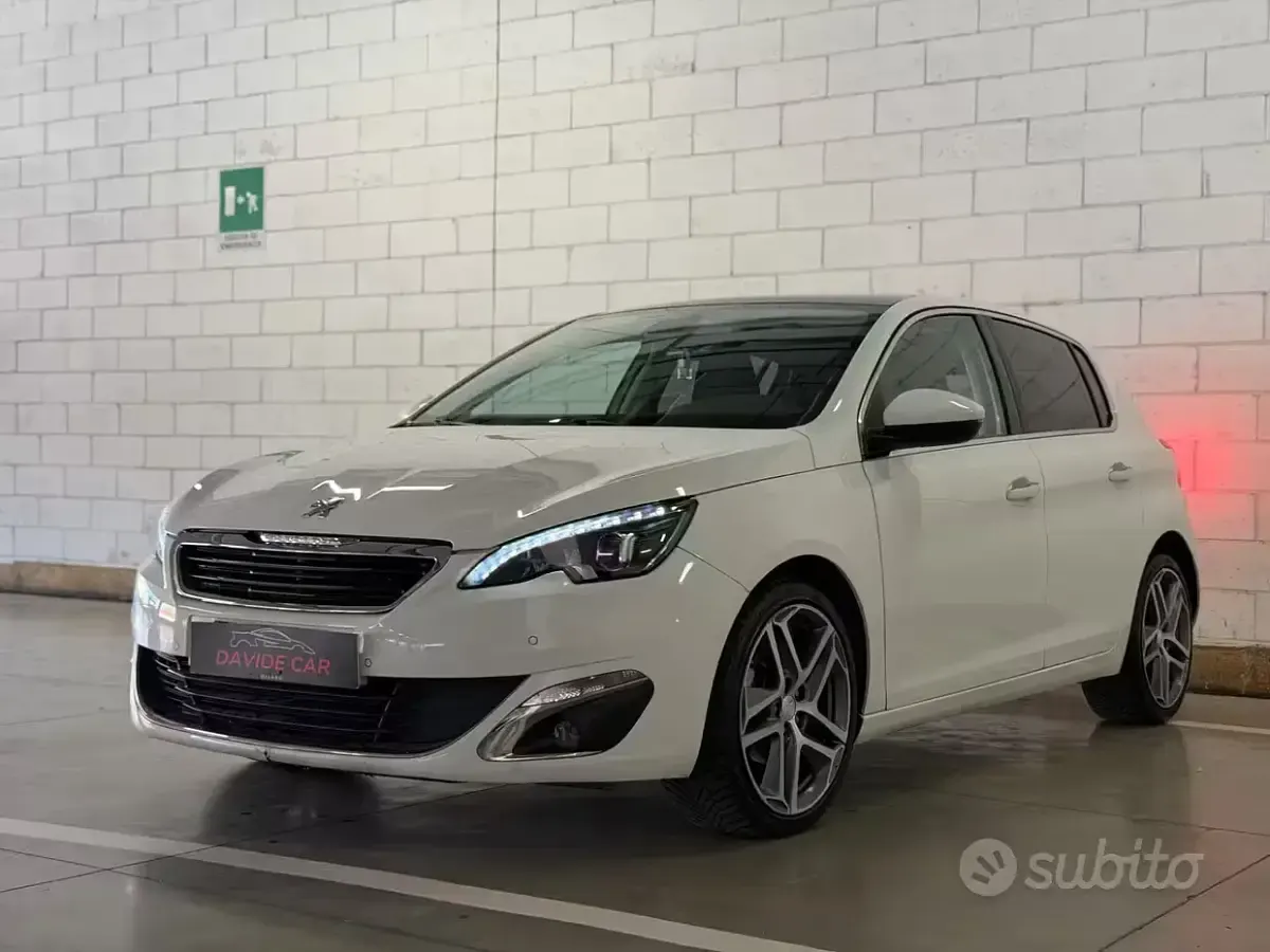 Usata Peugeot 308 GT-line 120 CV (88 kW) 2015 Bianco Berlina