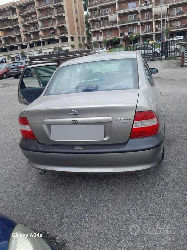 Usata Opel Vectra 1999 Grigio Berlina