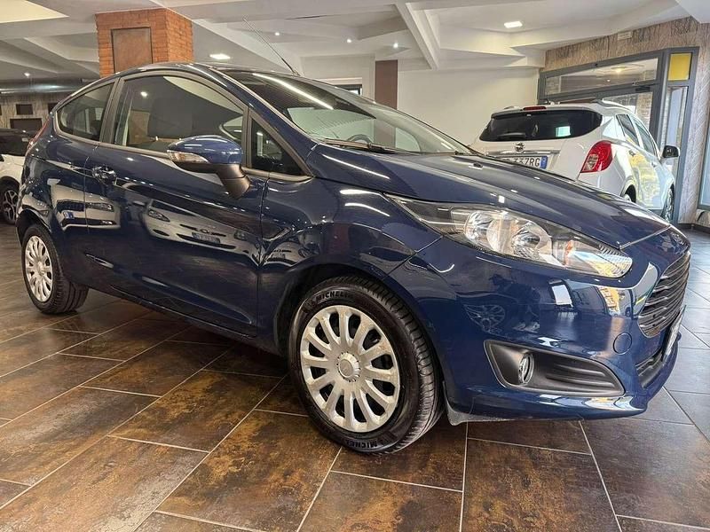 Usata Ford Fiesta Business Edition 97 CV (71 kW) 2015 Blu Utilitaria