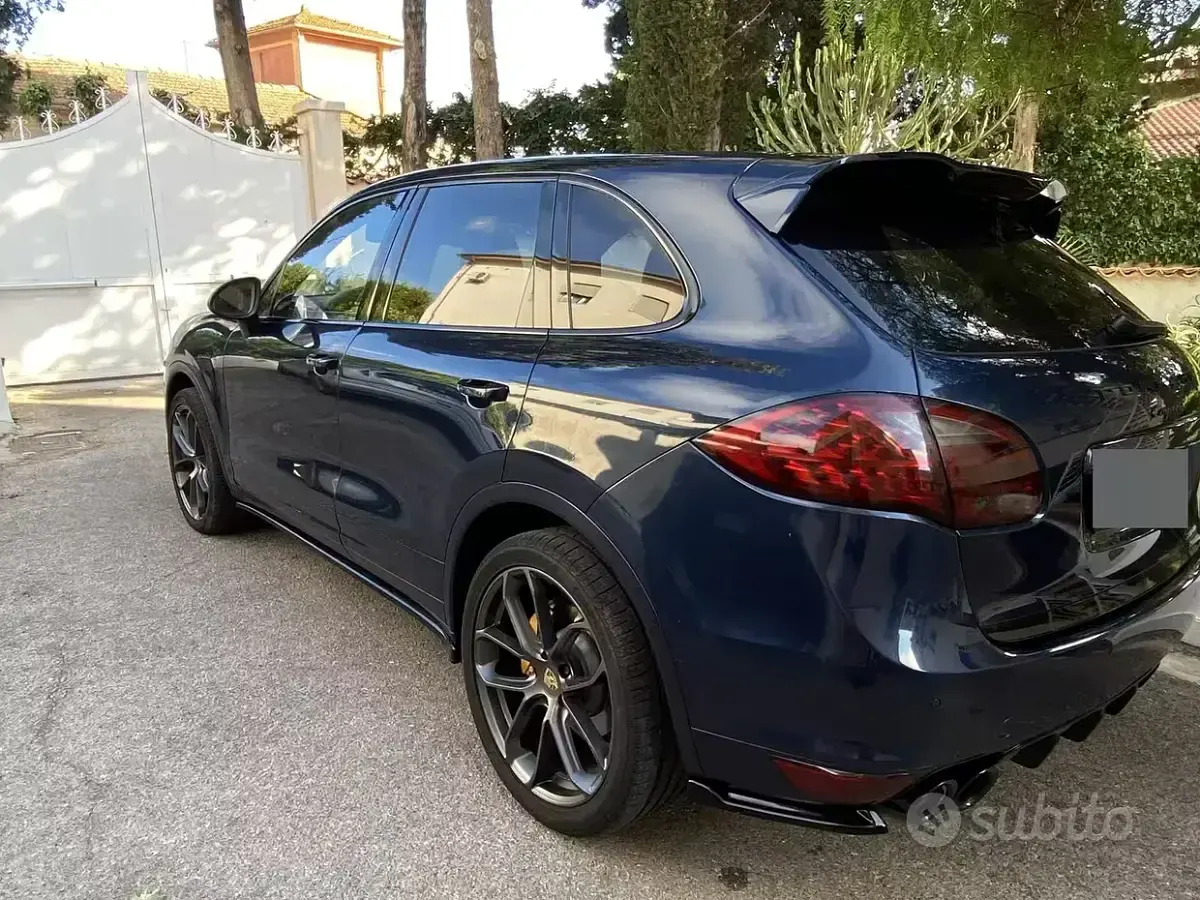 Usata Porsche Cayenne 245 CV (180 kW) 2012 Bluazzurro SUV