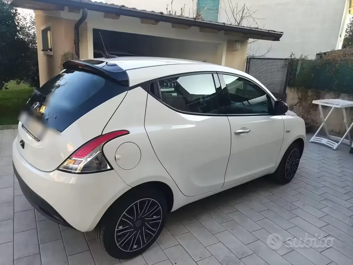 Usata Lancia Ypsilon 2023 Bianco Utilitaria