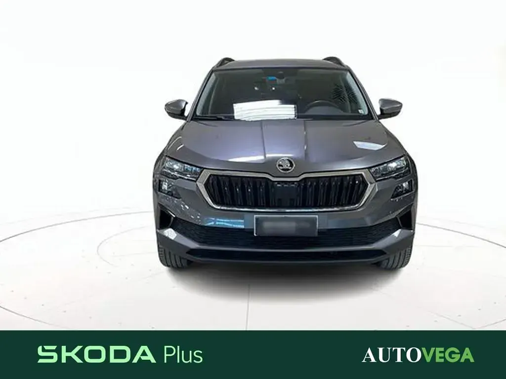Usata Skoda Karoq Executive 116 CV (85 kW) 2023 Grigio pastello SUV