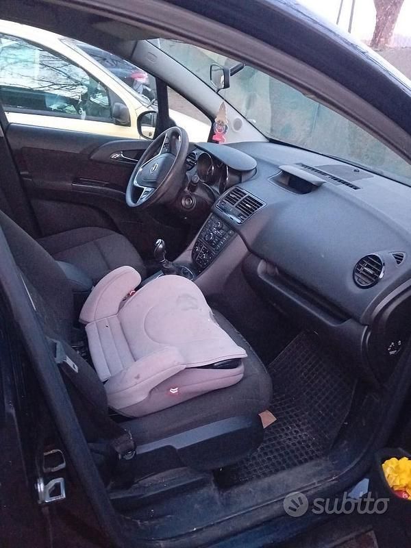 Usata Opel Meriva 95 CV (69 kW) 2010 Monovolume
