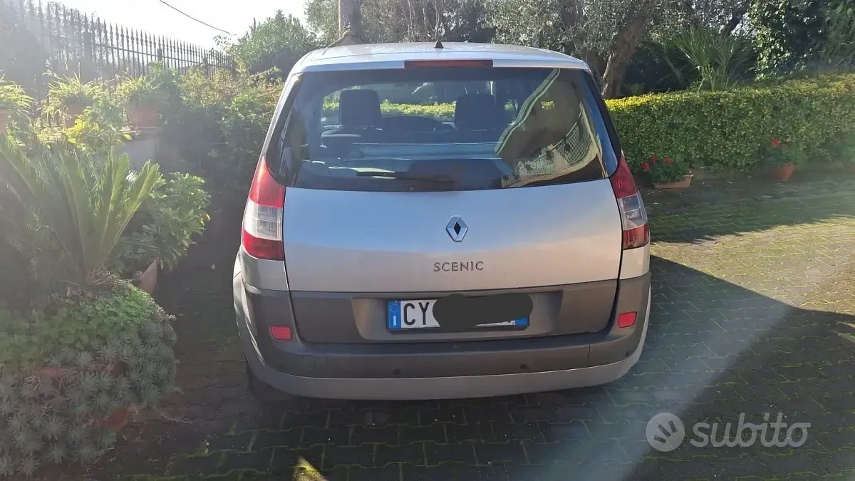 Usata Renault Scénic Exception 106 CV (77 kW) 2005 Monovolume