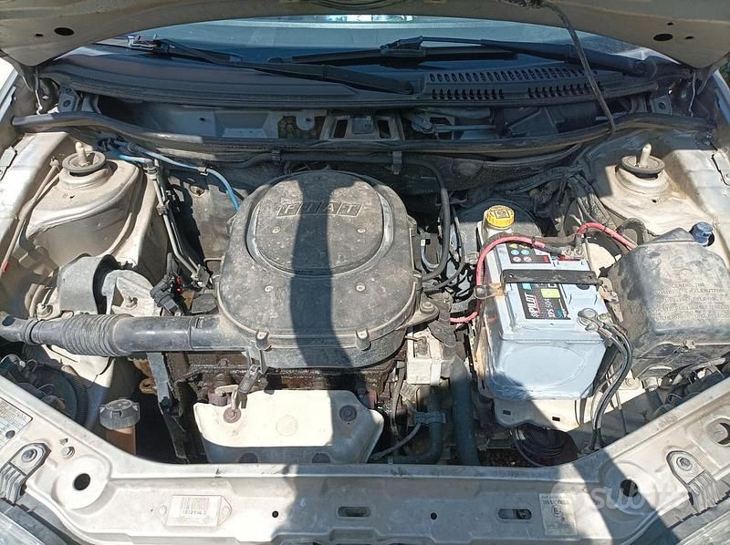 Grigio Usata 2002 Fiat Punto Due volumi | 600 € (Ottimo prezzo) - Immagine 1/4