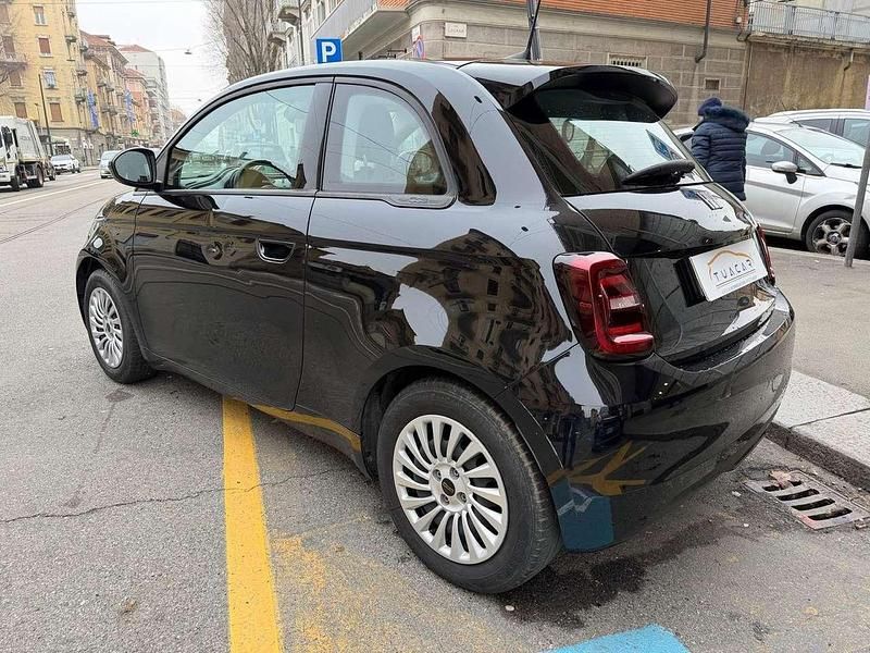 Usata Fiat 500e Action 69 kW (95 CV) 2021 Nero Berlina
