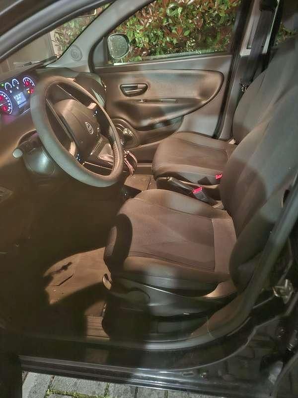 Usata Lancia Ypsilon Gold 69 CV (50 kW) 2021 Utilitaria