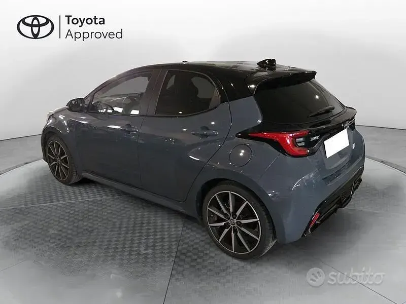 Nuova Toyota Yaris 130 CV (95 kW) 2025 Grigio Utilitaria