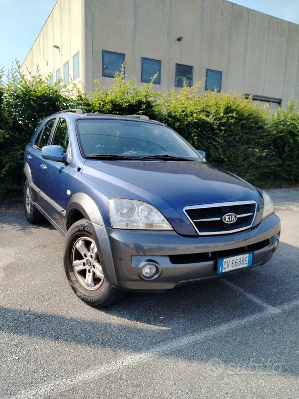 Blu/azzurro Usata 2005 Kia Sorento Active SUV | 1800 € (Buon prezzo) - Immagine 1/4