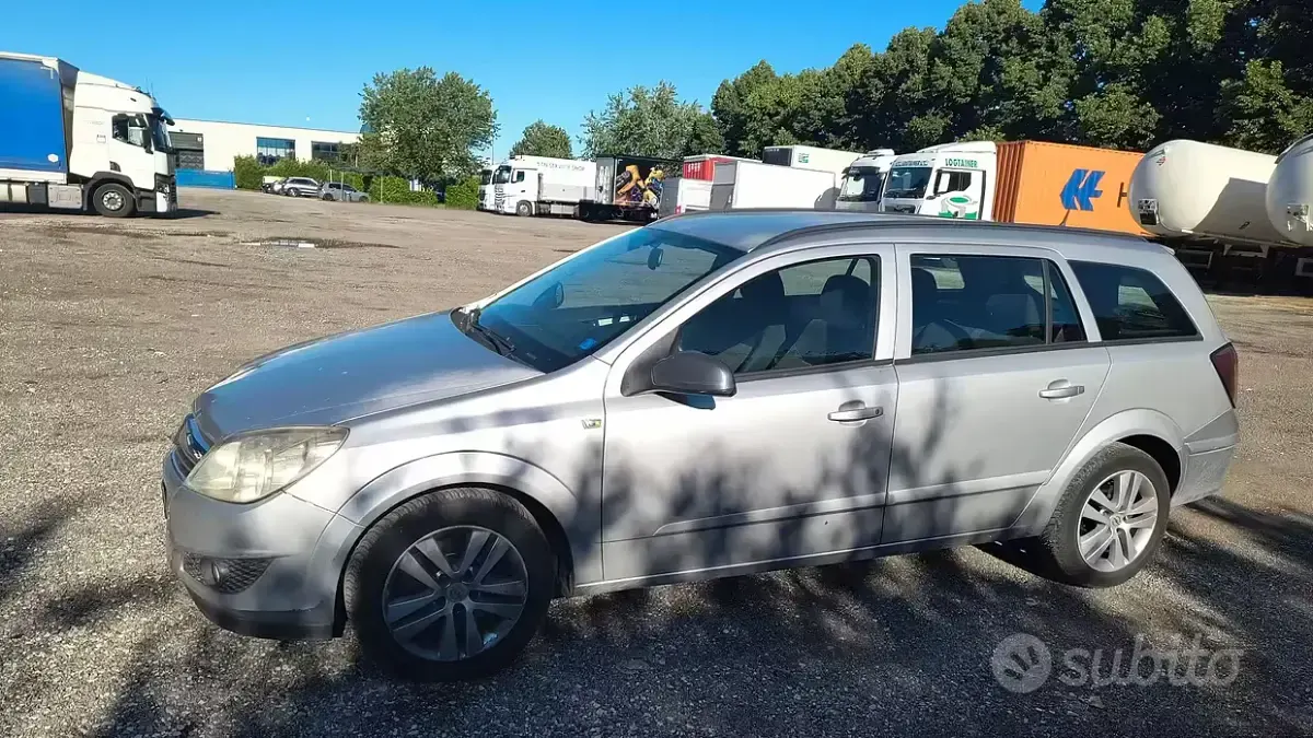 Usata Opel Astra 125 CV (91 kW) 2008 Grigio Station wagon