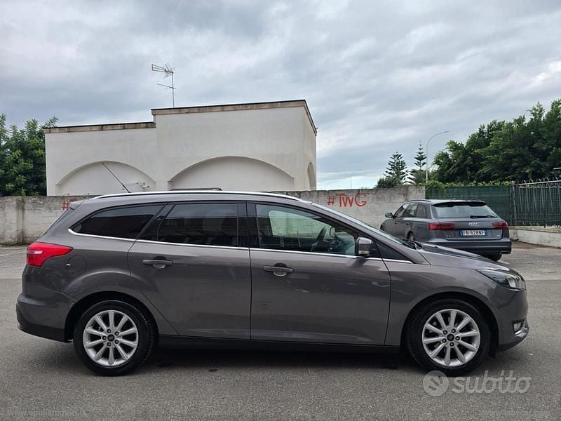 Usata Ford Focus Titanium 95 CV (69 kW) 2017 Grigio Station wagon