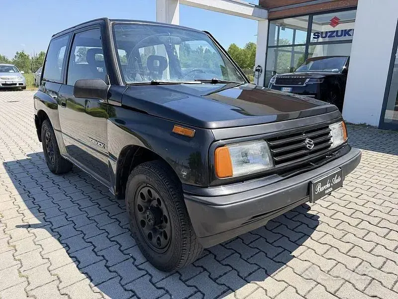 Usata Suzuki Vitara 82 CV (60 kW) 1992 Nero SUV