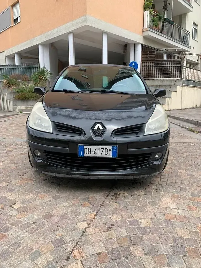 Usata Renault Clio II 75 CV (55 kW) 2007 Utilitaria