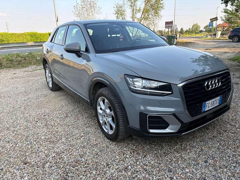 Usata Audi Q2 Design 116 CV (85 kW) 2017 Grigio SUV