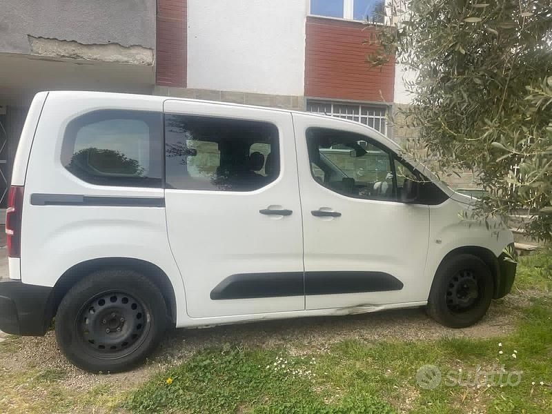 Usata Citroën Berlingo Live 110 CV (80 kW) 2021 Bianco Monovolume