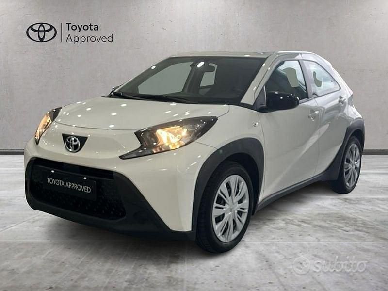 Usata Toyota Aygo X Active 72 CV (52 kW) 2022 Bianco SUV