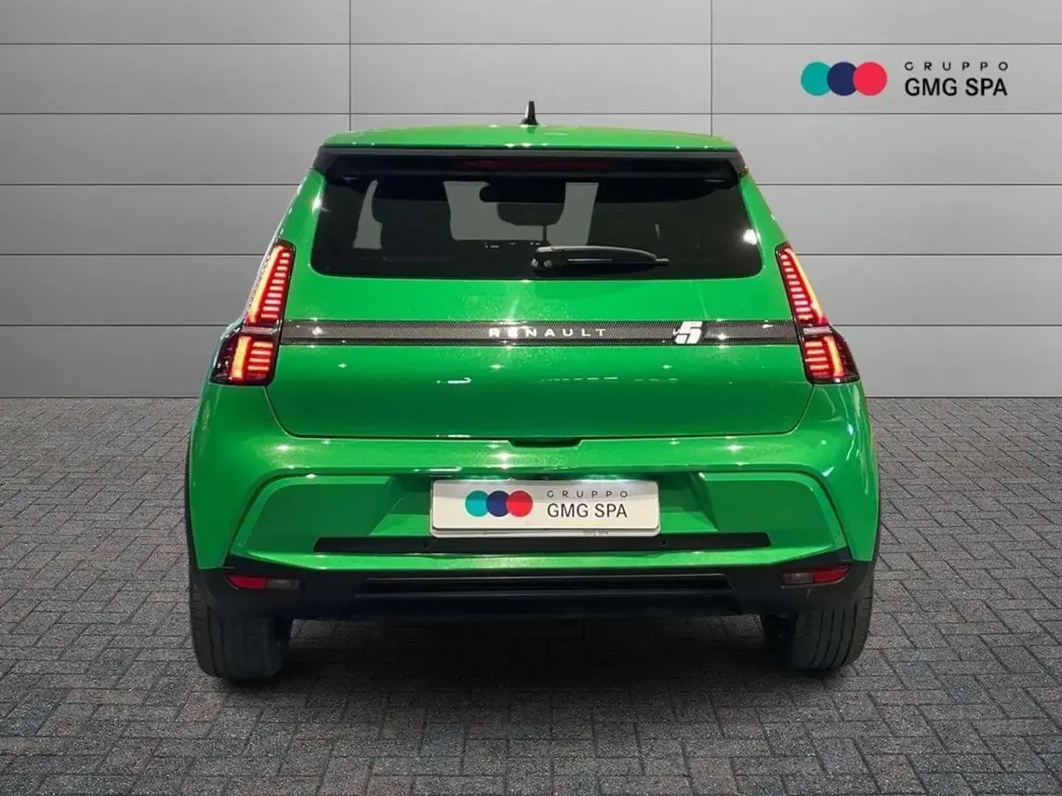 Usata Renault R5 Urban 89 kW (122 CV) 2025 Verde Utilitaria
