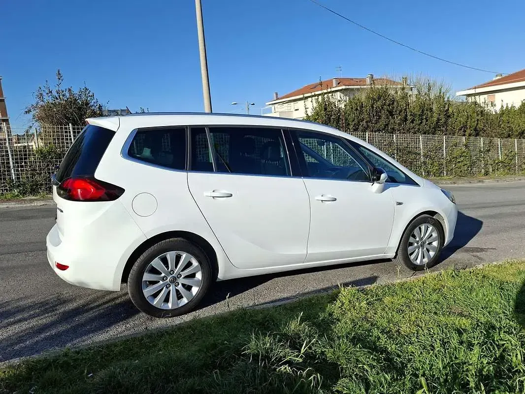 Usata Opel Zafira 150 CV (110 kW) 2013 Monovolume