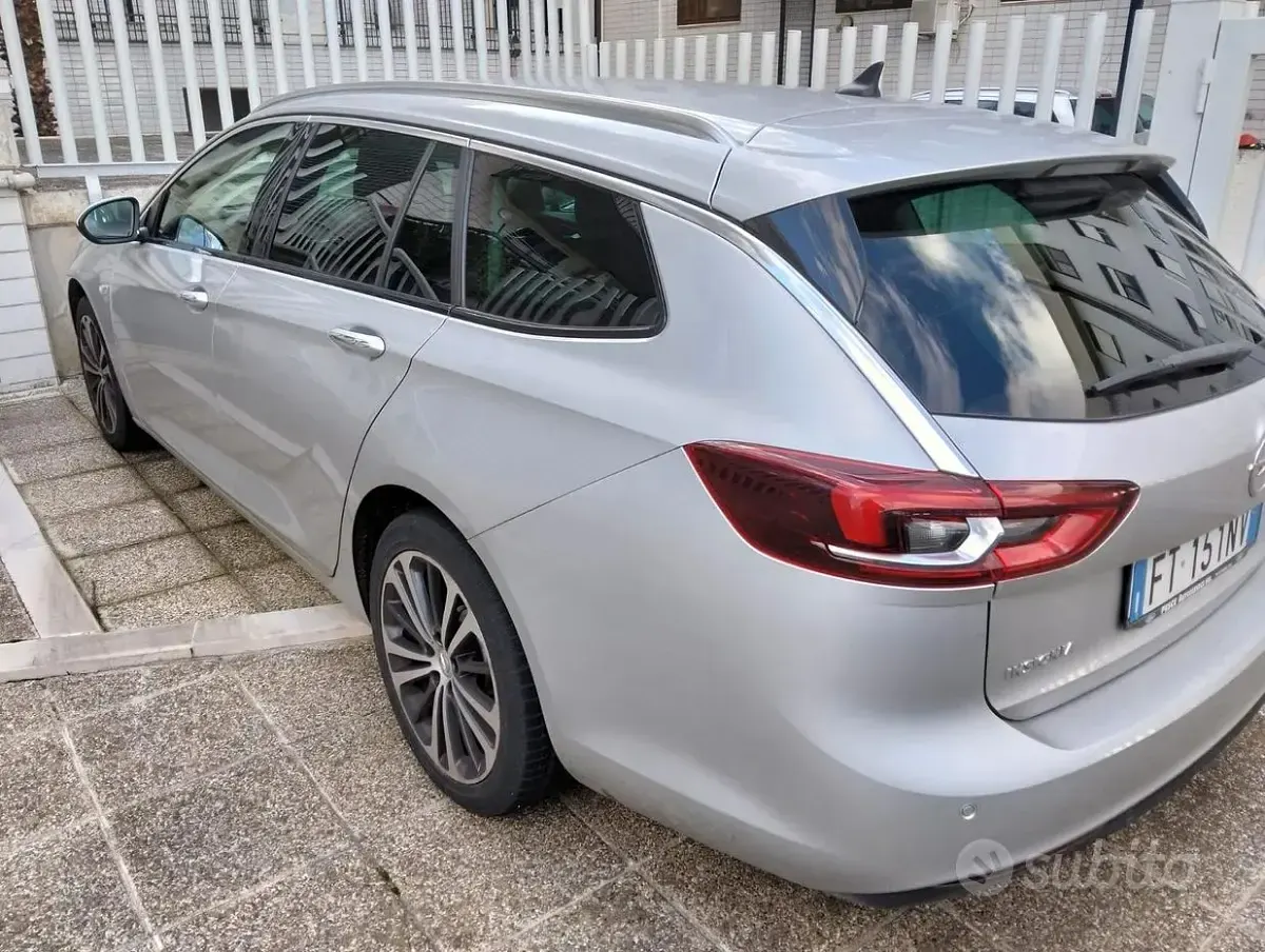 Usata Opel Insignia 136 CV (100 kW) 2019 Grigio Station wagon