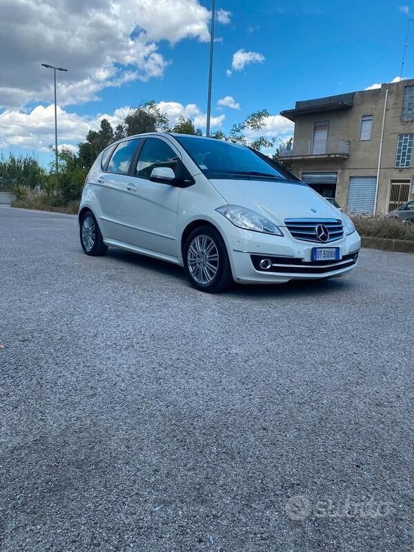 Usata 2009 Mercedes A200 Due volumi | 5000 € (Cara) - Immagine 1/4