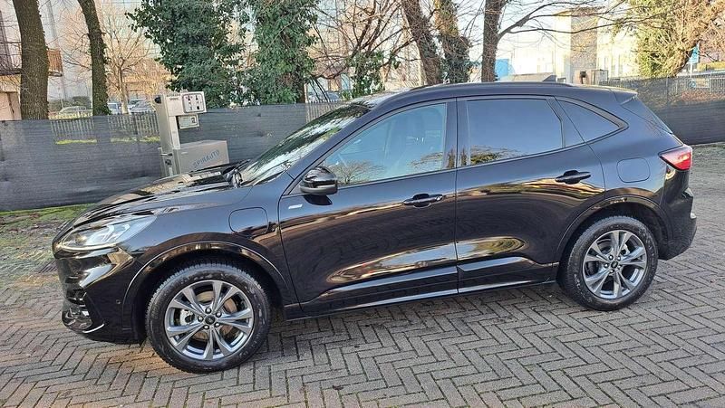 Usata Ford Kuga ST-Line X 152 CV (111 kW) 2023 Nero SUV