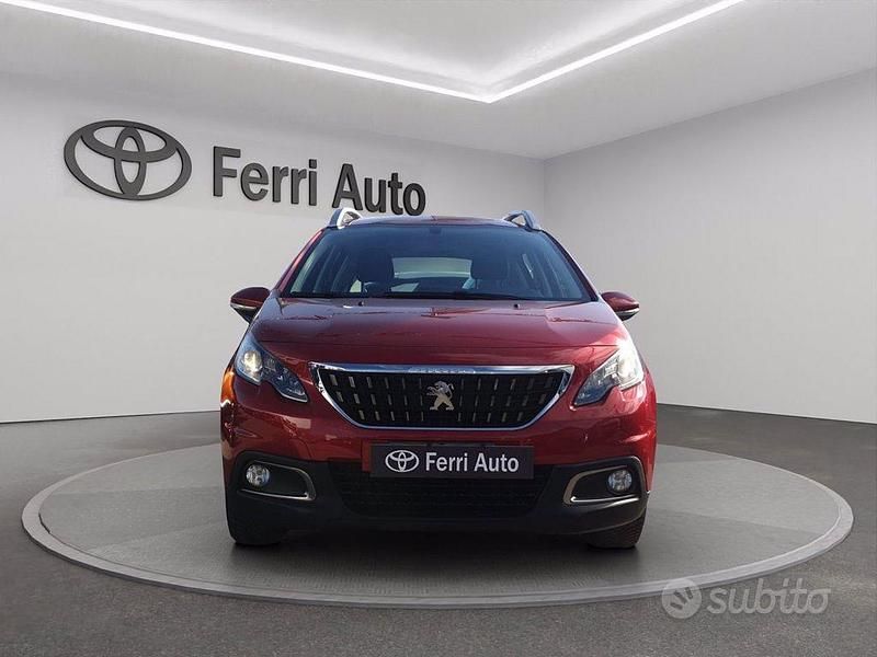 Usata Peugeot 2008 Active 100 CV (73 kW) 2018 Rosso SUV