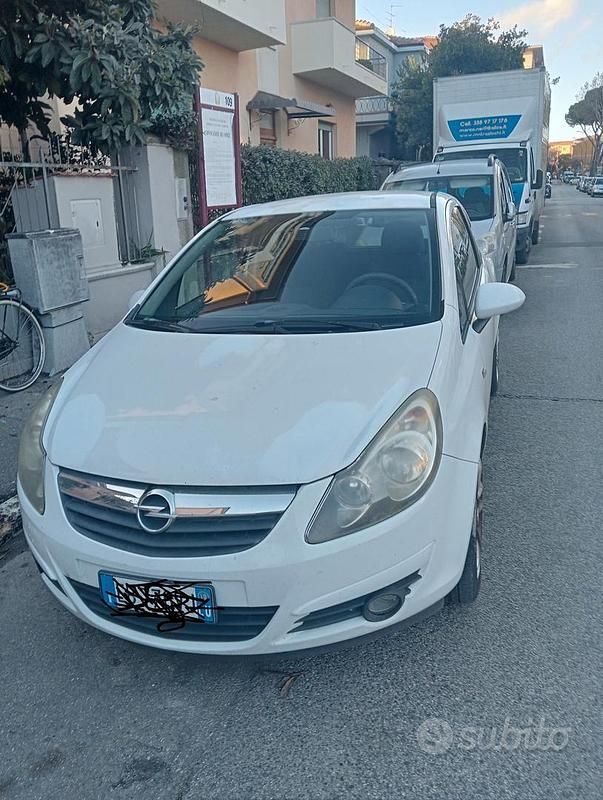 Usata Opel Corsa 75 CV (55 kW) 2010 Bianco Utilitaria