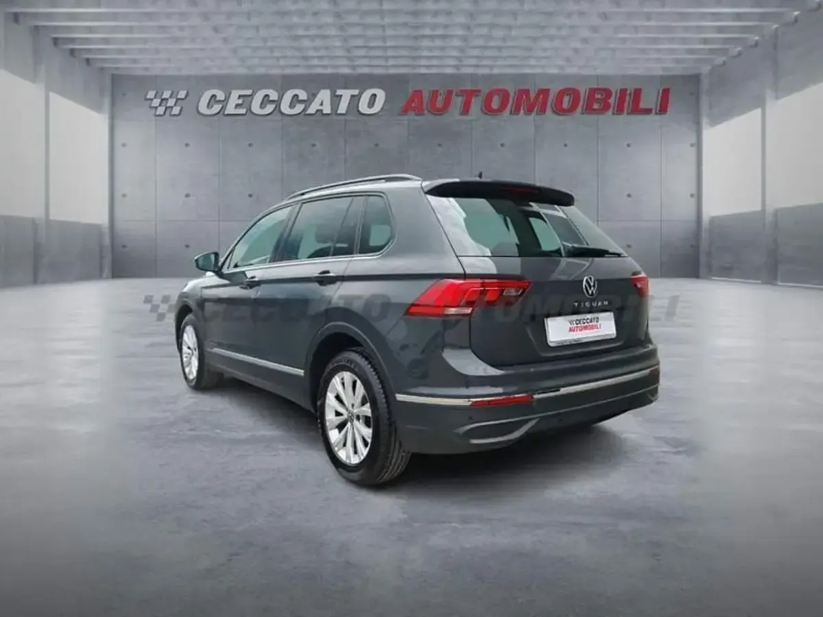 Usata VW Tiguan Life 150 CV (110 kW) 2023 Grigio SUV