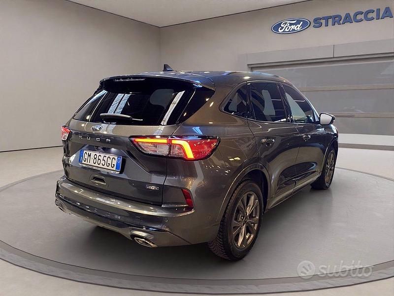 Usata Ford Kuga ST-Line 225 CV (165 kW) 2023 Grigio metallizzato SUV