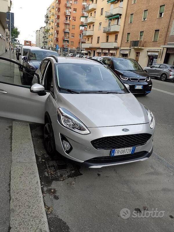 Second-hand Ford Fiesta 100 CP (73 kW) 2018 Gri Hatchback