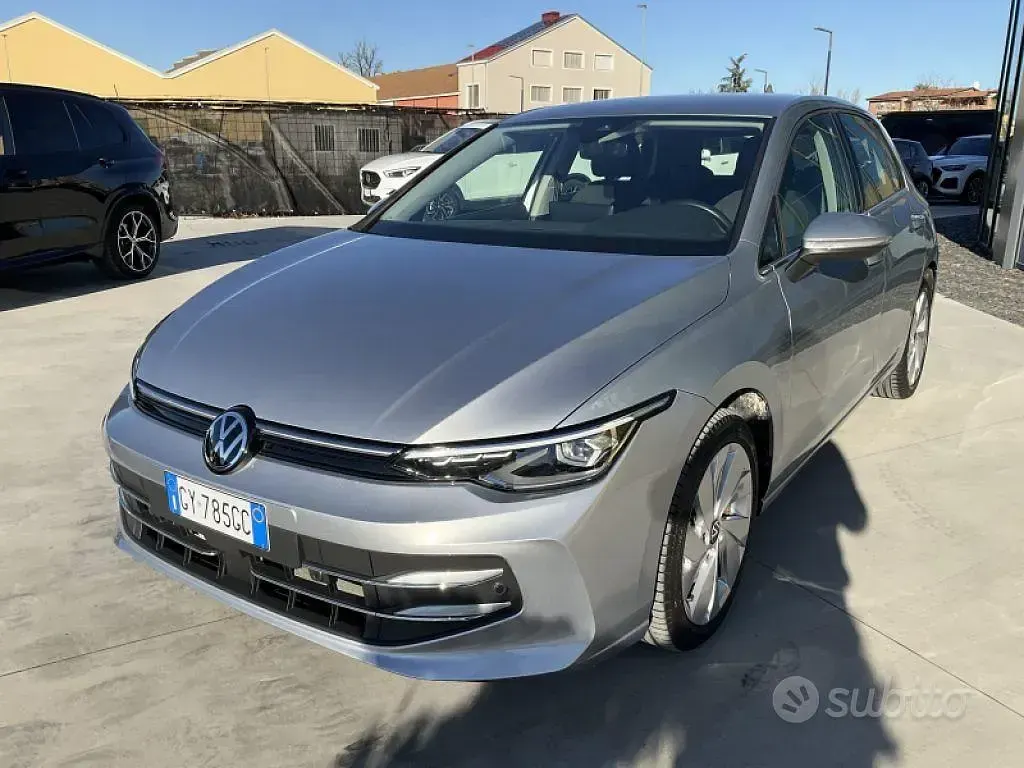 Usata VW Golf VIII Style 150 CV (110 kW) 2025 Grigio Berlina