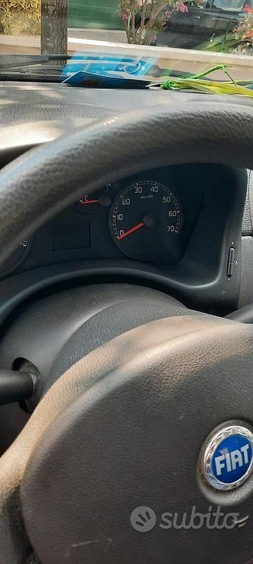 Usata Fiat Punto 54 CV (39 kW) 2004 Grigio Utilitaria