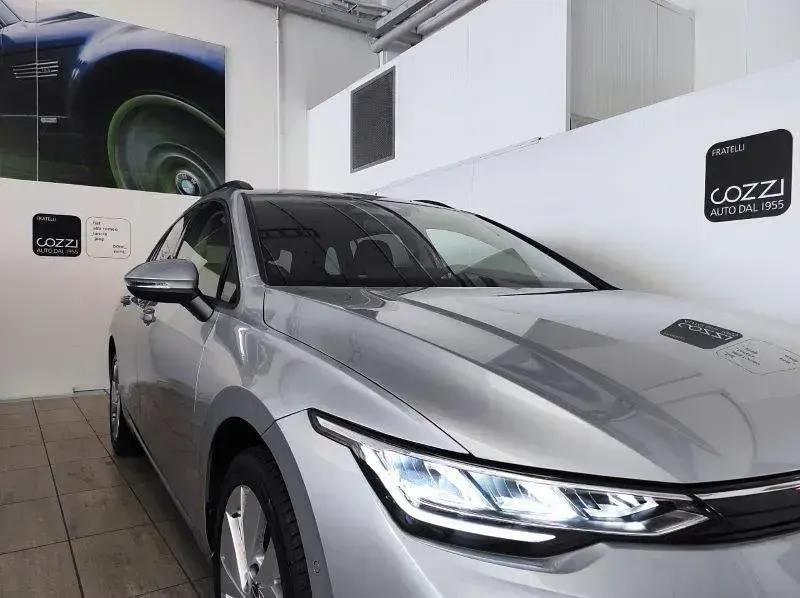 Usata VW Golf VIII Edition 150 CV (110 kW) 2025 Argento Station wagon