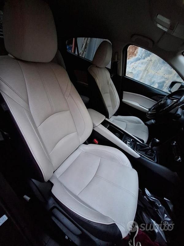 Begagnad Mazda 3 Exceed 105 HK (77 kW) 2017 Sedan