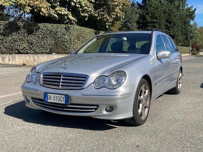 Usata Mercedes C220 AMG 150 CV (110 kW) 2007 Argento Station wagon