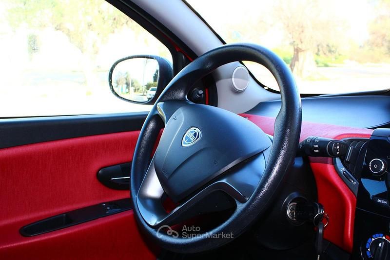 Usata Lancia Ypsilon S 95 CV (69 kW) 2012 Rosso Utilitaria