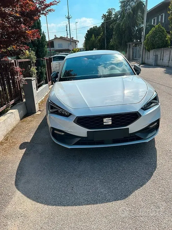 Usata Seat Leon FR 131 CV (96 kW) 2023 Bianco Berlina