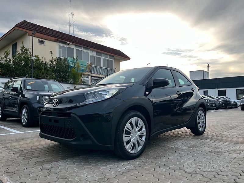 Nuova Toyota Aygo X Active 72 CV (52 kW) 2025 Nero SUV