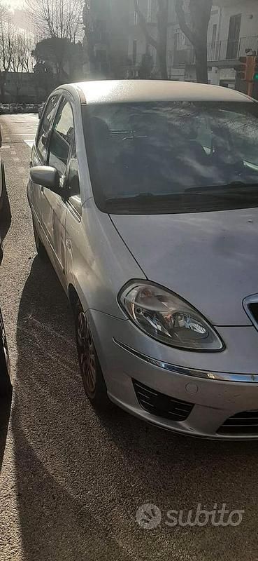 Usata Lancia Musa 90 CV (66 kW) 2009 Grigio Monovolume