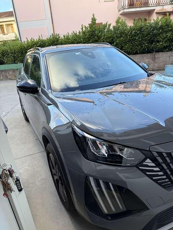 Usata 2022 Peugeot 2008 Allure SUV | 24.000 € (Molto cara) - Immagine 1/4