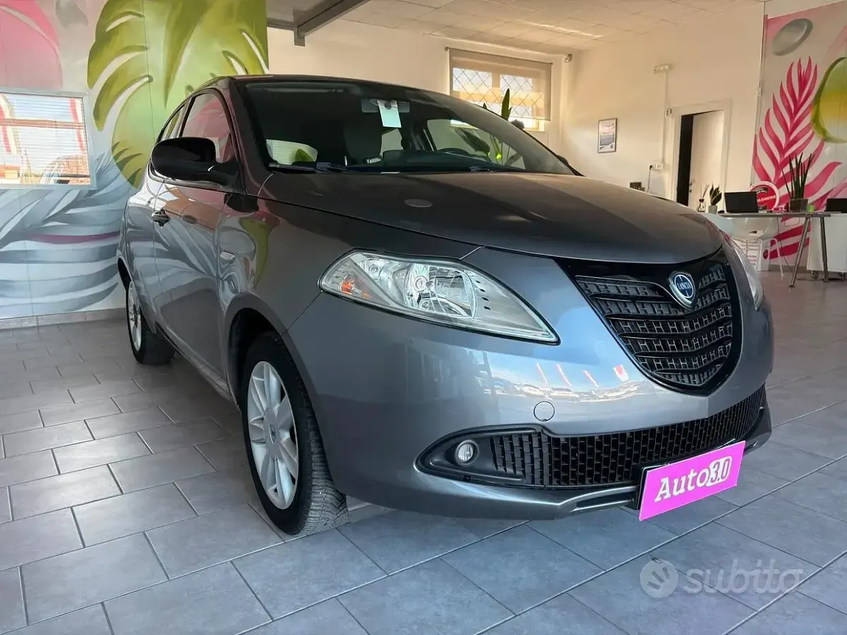 Usata Lancia Ypsilon S 69 CV (50 kW) 2015 Grigio Utilitaria