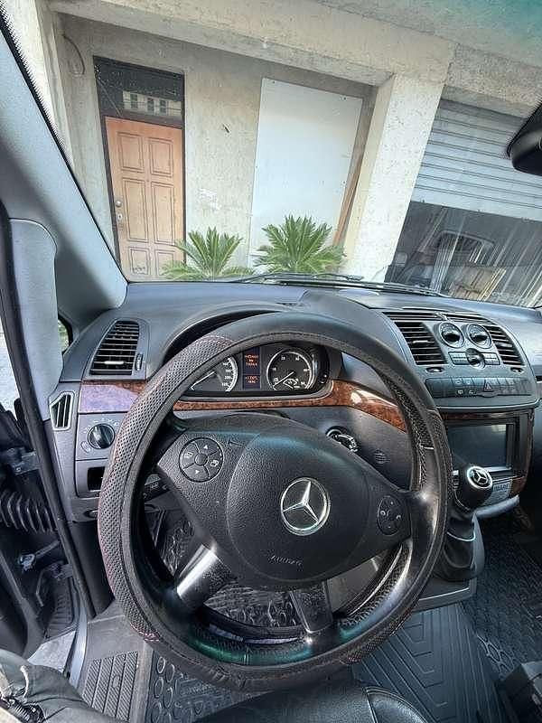 Usata Mercedes Viano 150 CV (110 kW) 2010 Grigio Monovolume