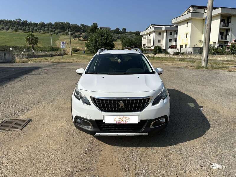 Bianco Usata 2018 Peugeot 2008 S SUV | 11.900 € (Buon prezzo) - Immagine 1/4