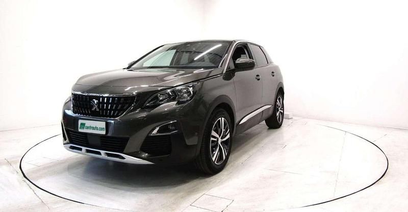 Usata Peugeot 3008 Allure 131 CV (96 kW) 2020 Verde scuro SUV